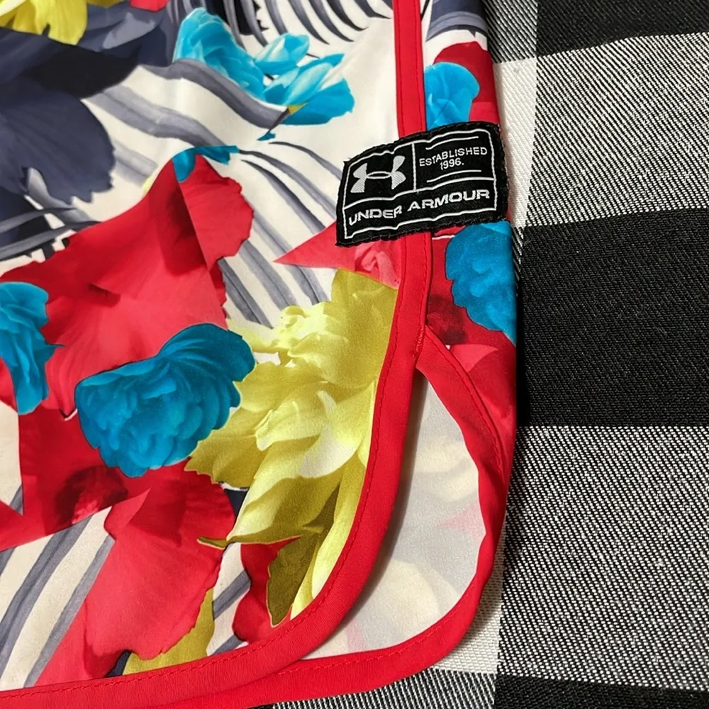 Under Armour Loose Floral Hawaiian Tropical Swim Trunks Size 36 Shorts Red Blue